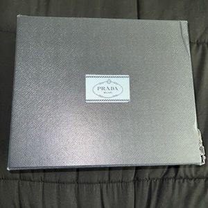 Prada Re-edition 2005 shoulder bag!